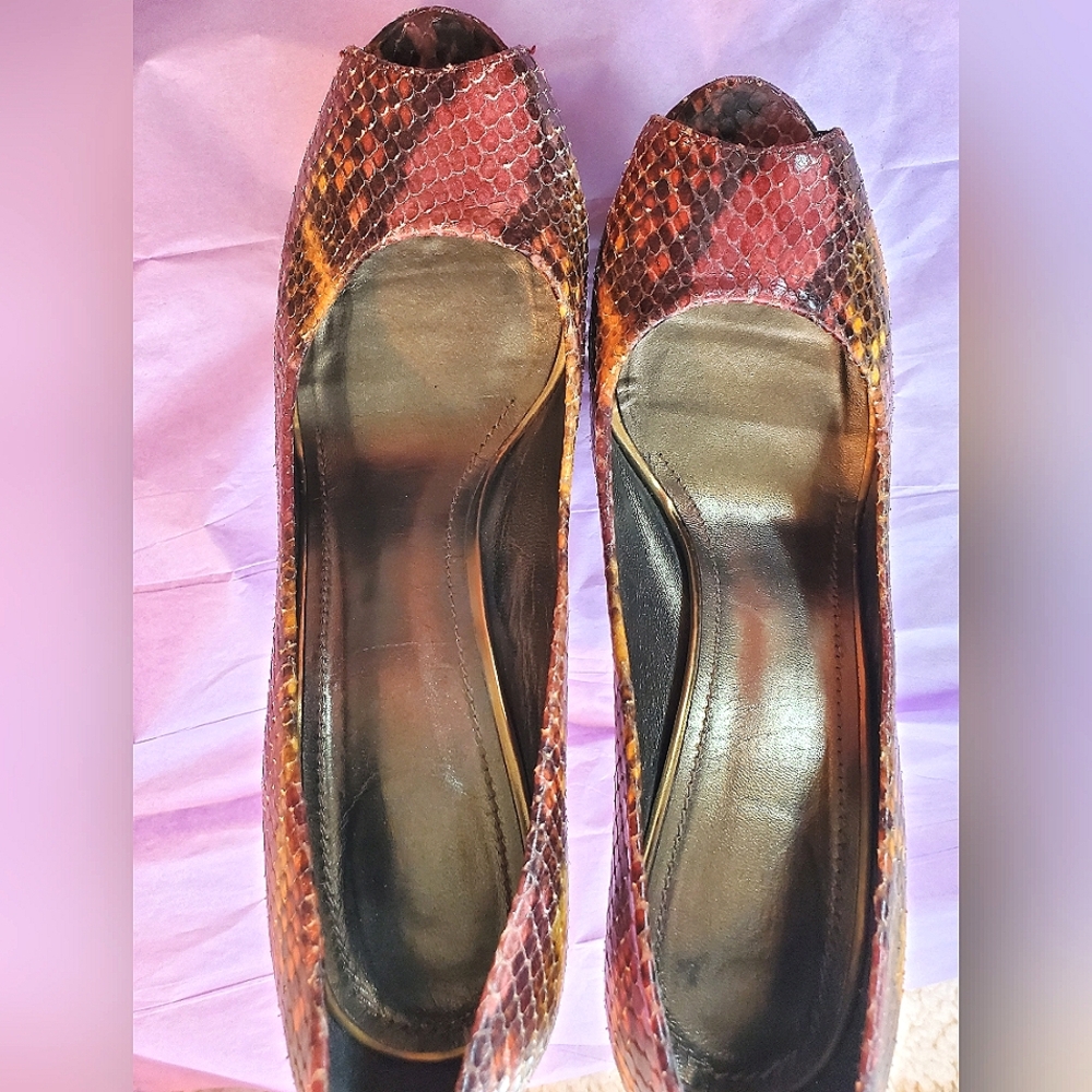 Stuart Weitzman Luxury Python Peeptoe Stilettos |… - image 6